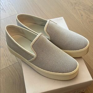 Women’s size 7.5 VINCE Brenden White Slip-On Sneakers